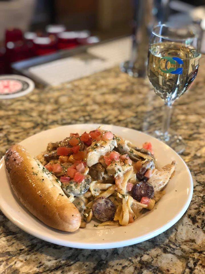 Eagles Bar & Grill at River Oaks | restaurant | 11099 US-61, Cottage Grove, MN 55016, USA | 6514382121 OR +1 651-438-2121