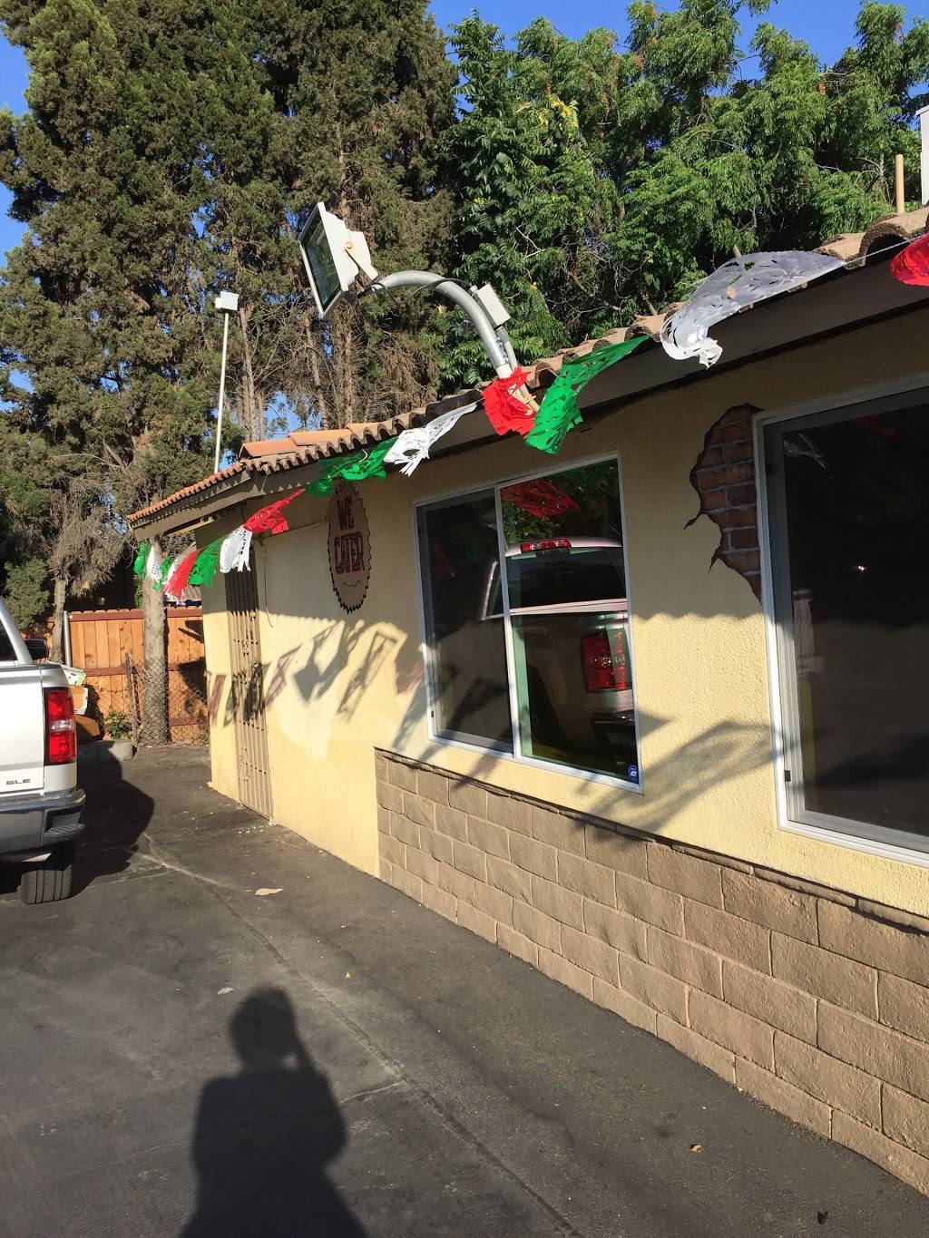 Las Chicas Fresas | restaurant | 246 S Towne Ave, Pomona, CA 91766, USA | 9094613240 OR +1 909-461-3240