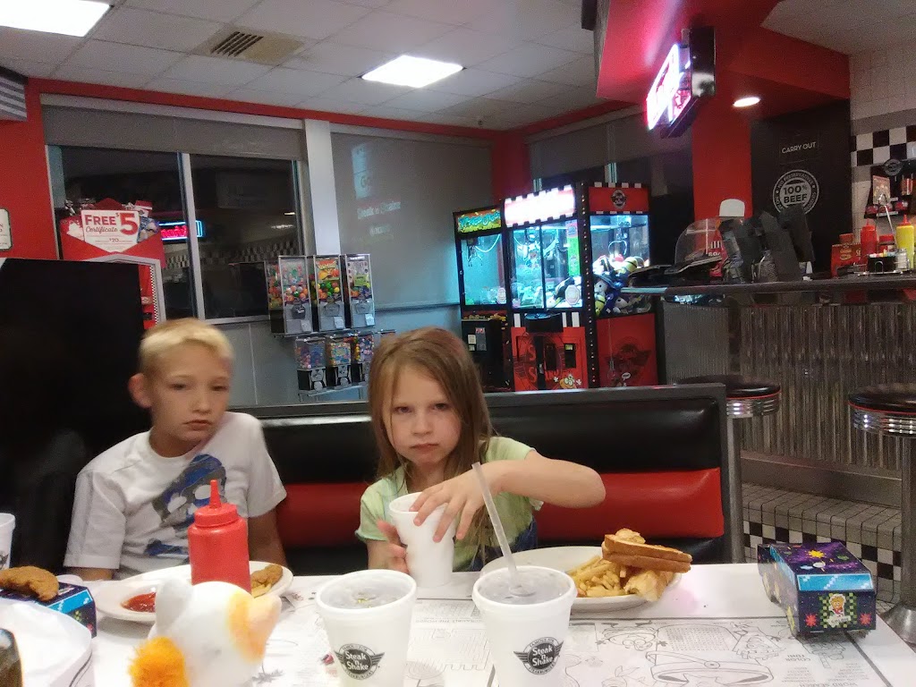 Steak n Shake | restaurant | 3835 Race Rd, Cincinnati, OH 45211, USA | 8777856745 OR +1 877-785-6745