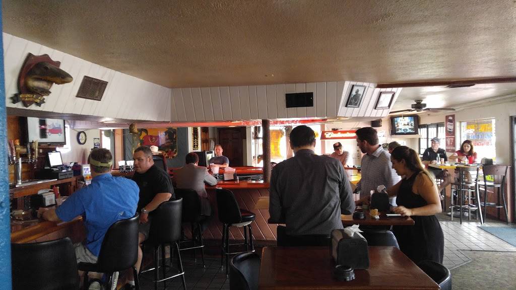 Kahunas Bar and Grill | restaurant | 10515 Gandy Blvd N, St. Petersburg, FL 33702, USA | 7275767800 OR +1 727-576-7800