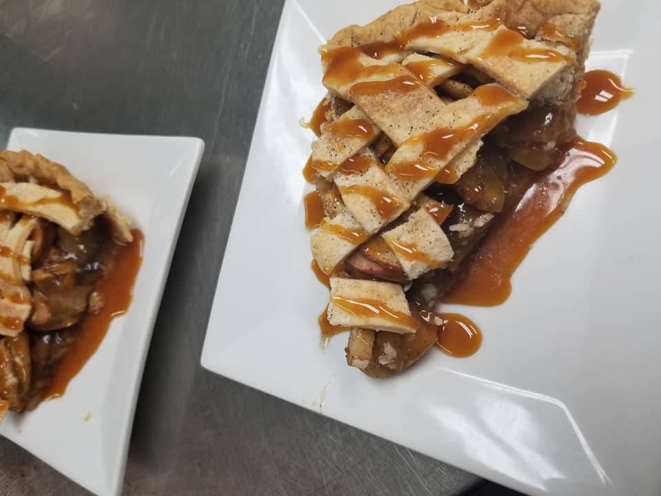 The Lyons Den Restaurant & Taphouse | restaurant | 160 E Main St, Lyons, CO 80540, USA | 3038232322 OR +1 303-823-2322