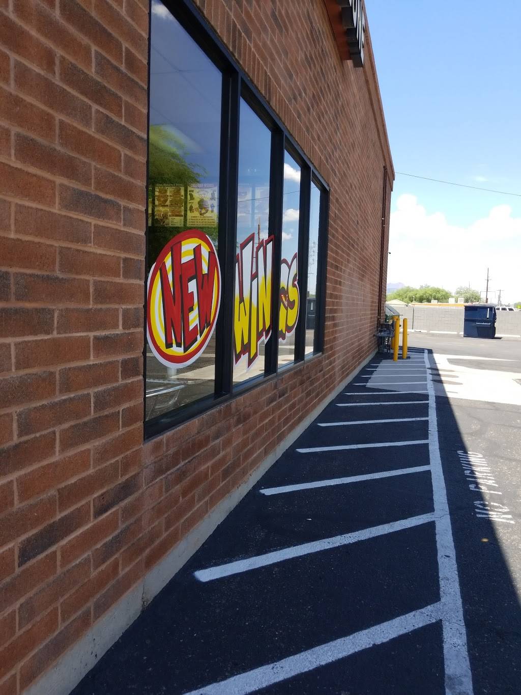 Lucky Wishbone | restaurant | 3979 N Oracle Rd, Tucson, AZ 85705, USA | 5208879160 OR +1 520-887-9160