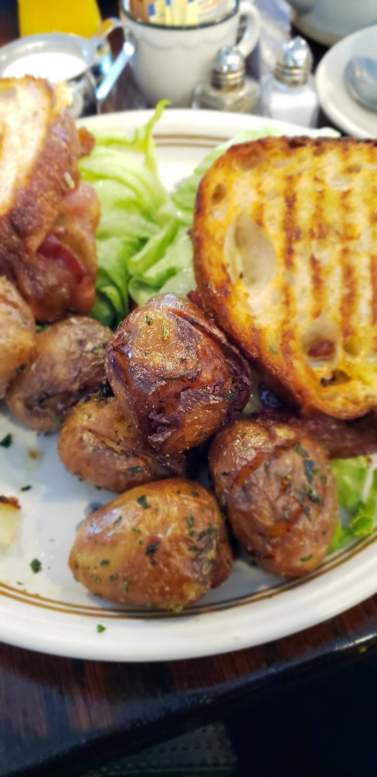 Hen Mother Cookhouse | restaurant | 11705 Jones Bridge Rd, Johns Creek, GA 30005, USA | 7704178404 OR +1 770-417-8404