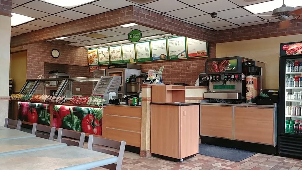 Subway | restaurant | 74 Jefferson St, Port Clinton, OH 43452, USA | 4197343544 OR +1 419-734-3544