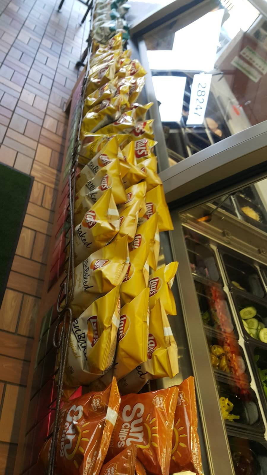 Subway | restaurant | 28247 Woodward Ave, Berkley, MI 48072, USA | 2486919073 OR +1 248-691-9073