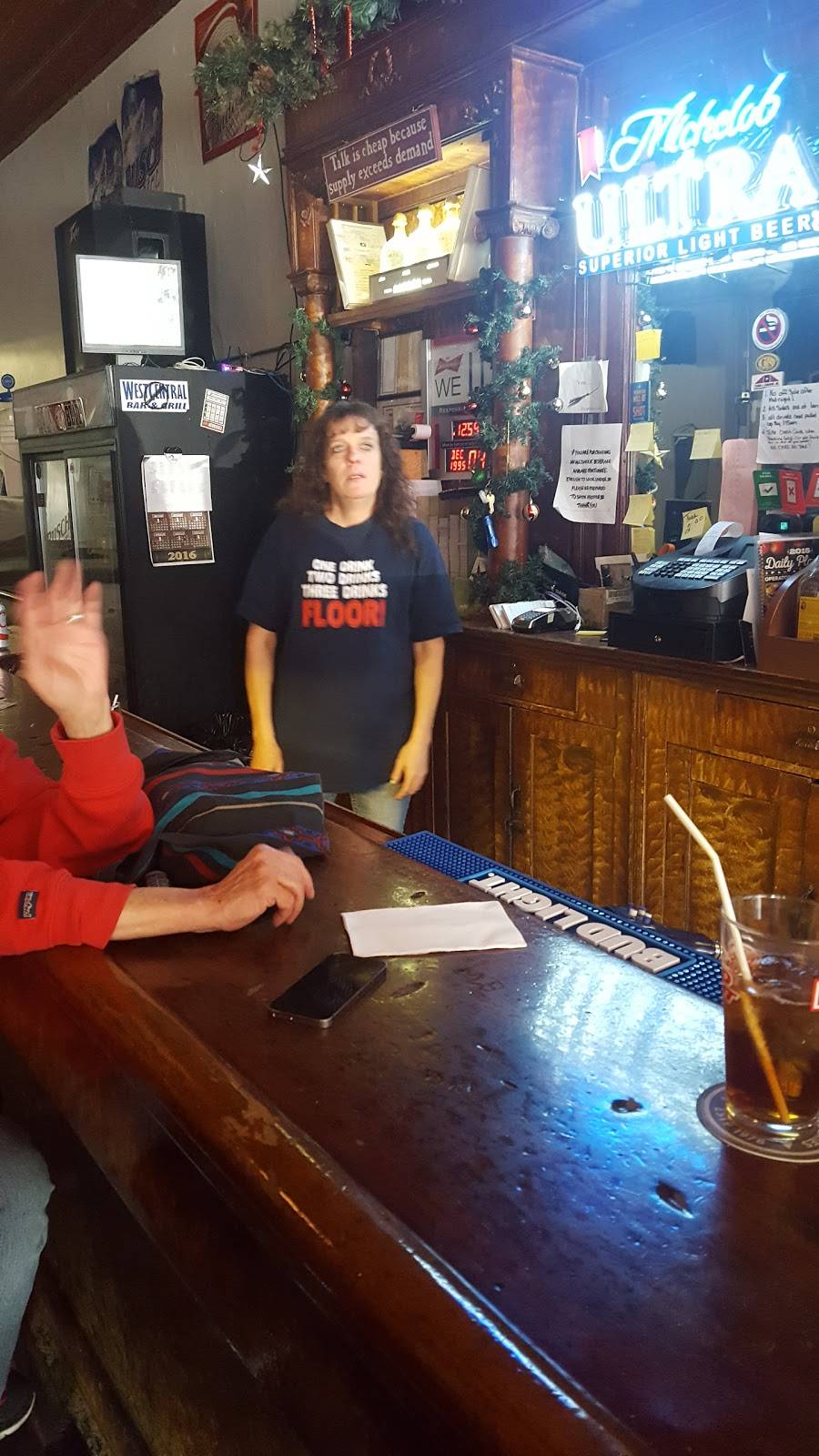 Wagon Wheel Bar | restaurant | 612 Central Ave, Nebraska City, NE 68410, USA | 4028739827 OR +1 402-873-9827