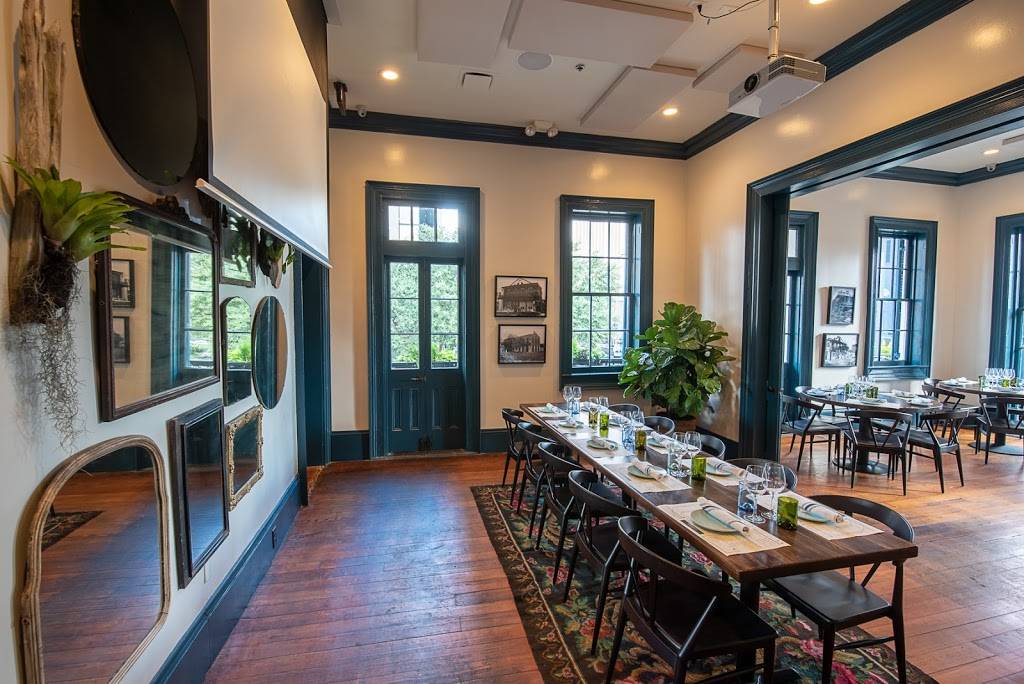 Copper Vine | restaurant | 1001 Poydras St, New Orleans, LA 70112, USA | 5042089535 OR +1 504-208-9535