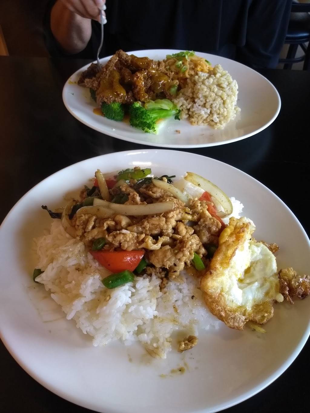 Siam Bistro | restaurant | 12534 Aurora Ave N, Seattle, WA 98133, USA | 2062575978 OR +1 206-257-5978