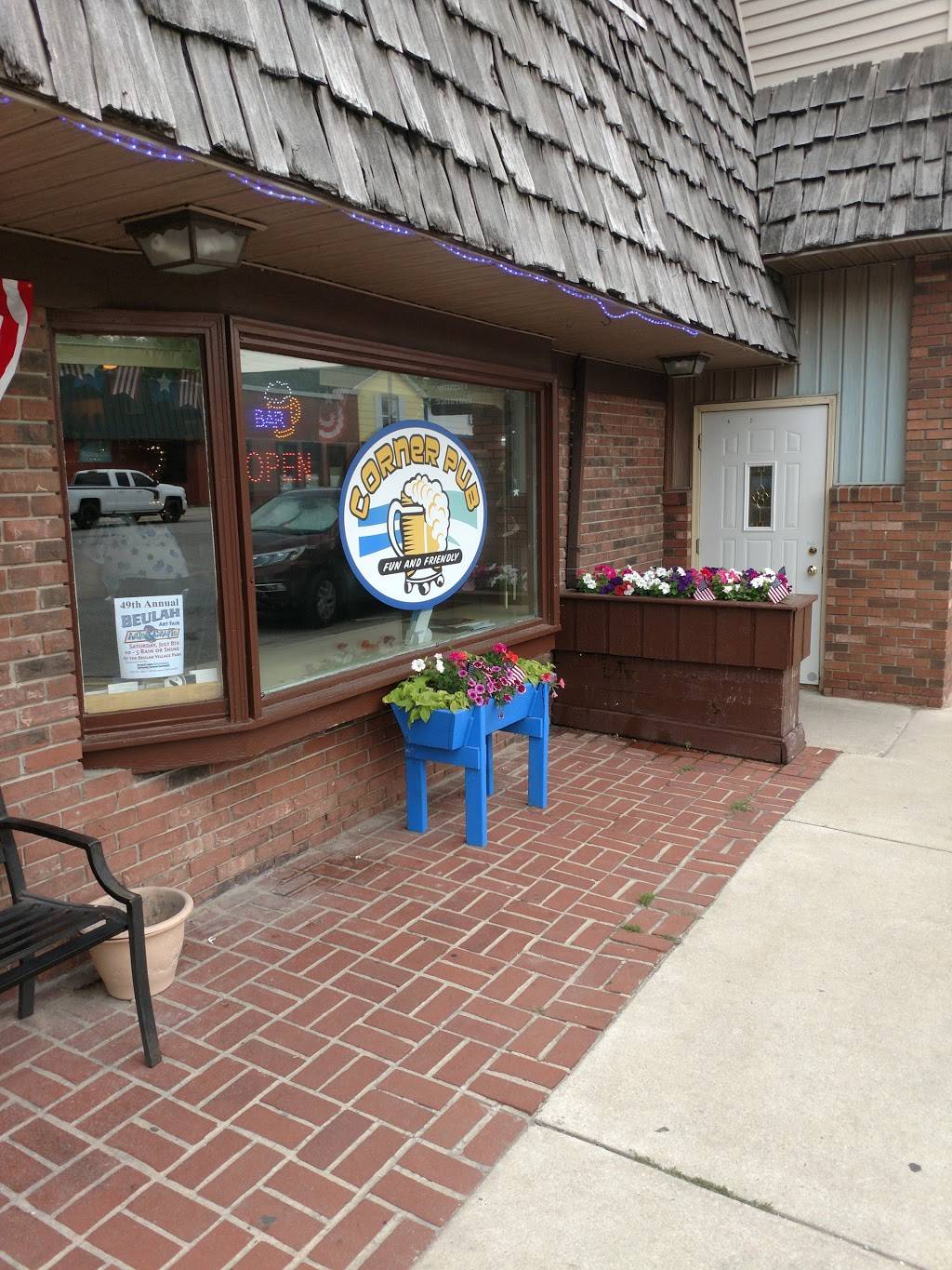 Hungry Tummy Corner Pub | restaurant | 236 S Benzie Blvd, Beulah, MI 49617, USA | 2318827038 OR +1 231-882-7038