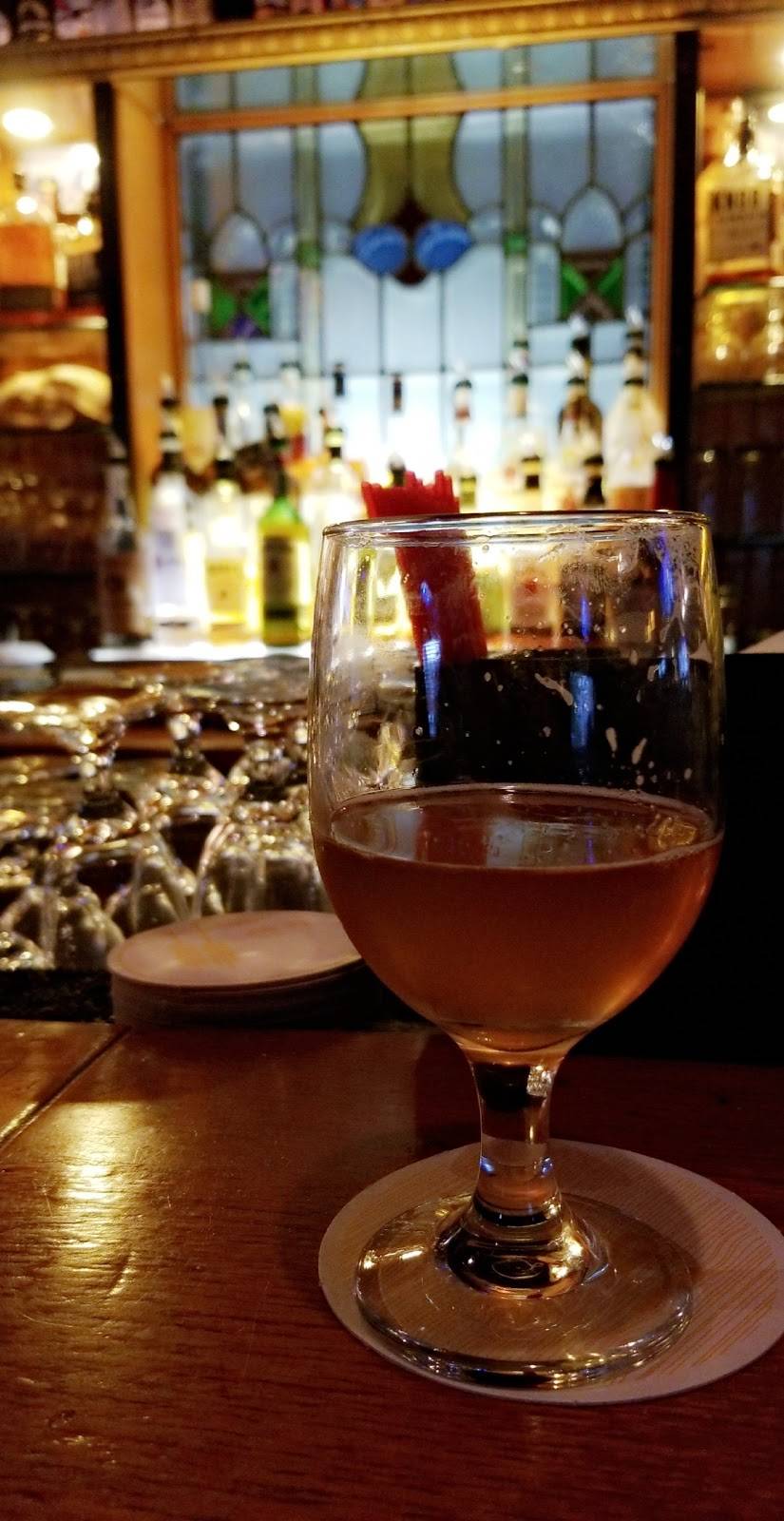 Four Moon Tavern | restaurant | 1847 W Roscoe St, Chicago, IL 60657, USA | 7739296666 OR +1 773-929-6666