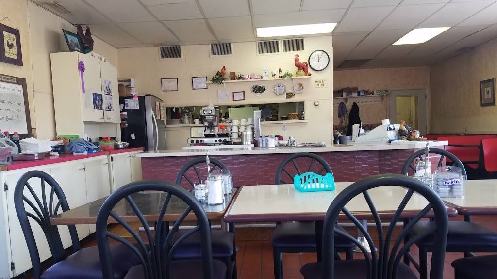 Red Rooster Grill | restaurant | 424 N Oak St, Iowa Falls, IA 50126, USA | 6416489714 OR +1 641-648-9714