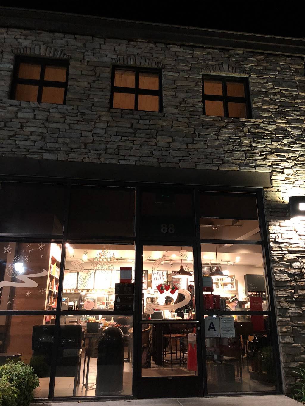 Starbucks | cafe | 5225 Canyon Crest Dr #88, Riverside, CA 92507, USA | 9516834981 OR +1 951-683-4981