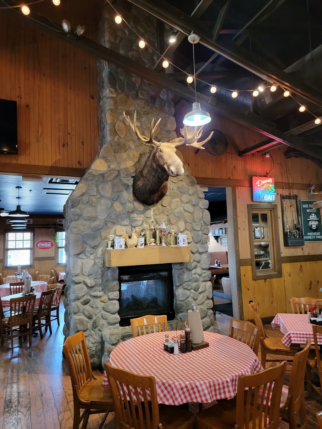 Famous Daves Bar-B-Que | restaurant | 3103 S Dogwood Rd, El Centro, CA 92243, USA | 7603529044 OR +1 760-352-9044