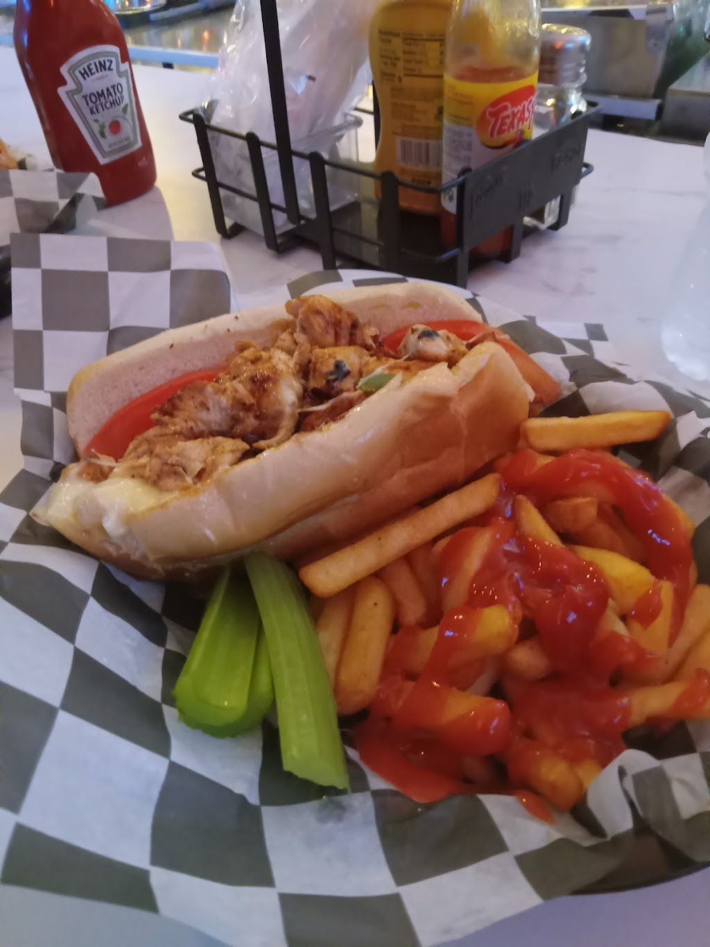 Va House of Soul Cocktail Grill | restaurant | 3406 Mechanicsville Tpke, Richmond, VA 23223, USA | 8043227788 OR +1 804-322-7788