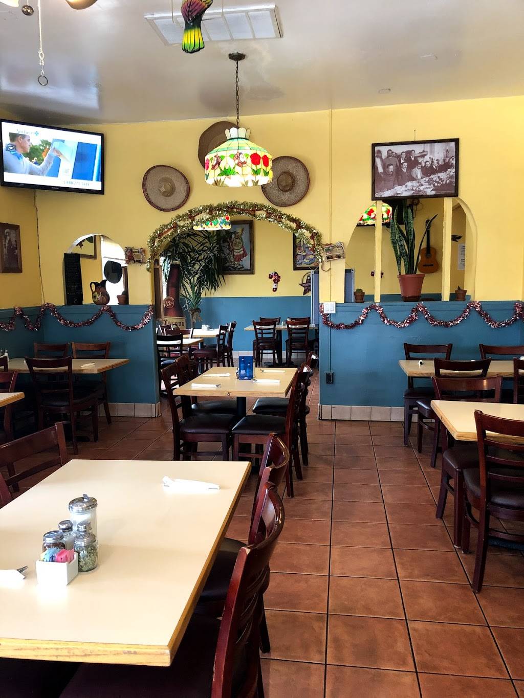 Casa Palacios Mexican Restaurant | restaurant | 410 E 6th St, Beaumont, CA 92223, USA | 9518490030 OR +1 951-849-0030