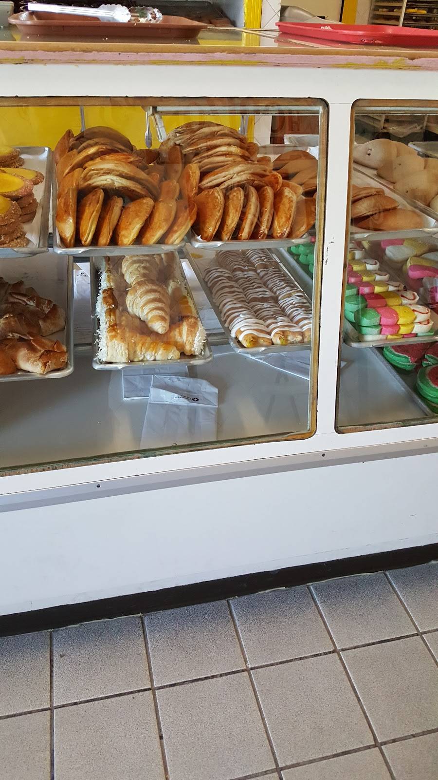 Horizon Bakery | restaurant | 340 Horizon Blvd, Socorro, TX 79927, USA | 9158593662 OR +1 915-859-3662