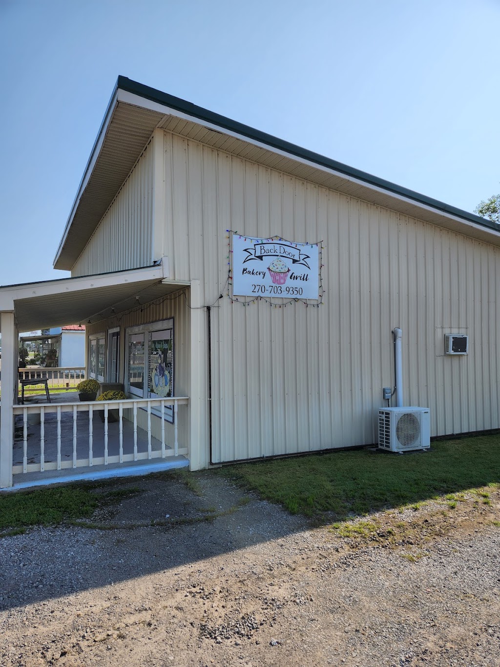 Back Door Bakery & Grill | restaurant | 95 Main St, Benton, KY 42025, USA | 2707039350 OR +1 270-703-9350