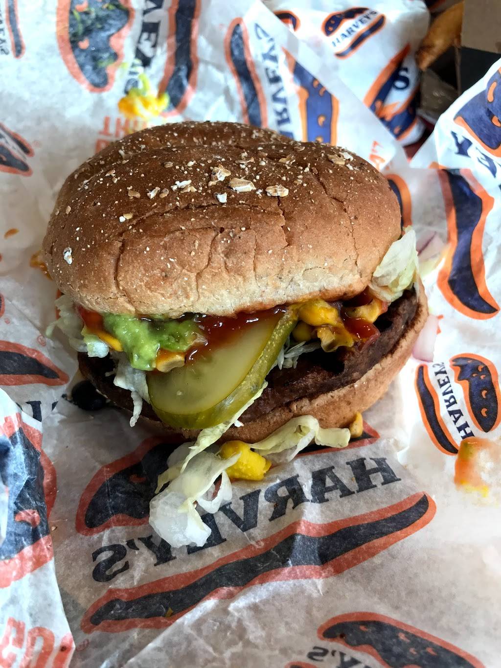 Harveys | restaurant | 5980 McLaughlin Rd, Mississauga, ON L5R 3X9, Canada | 9055070838 OR +1 905-507-0838