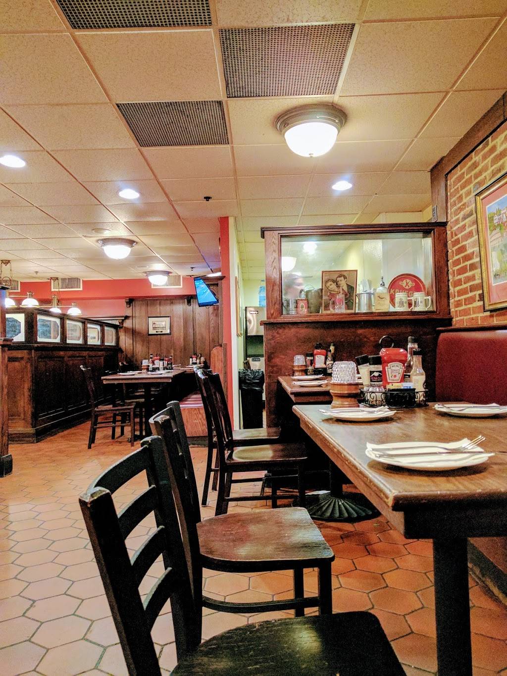 Deer Park Tavern | restaurant | 108 W Main St, Newark, DE 19711, USA | 3023699414 OR +1 302-369-9414