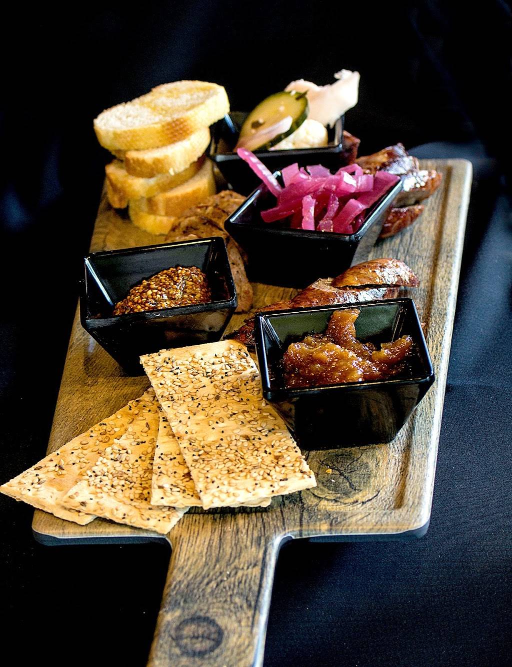 Tavern on Main | restaurant | 195 Main St, Wakefield, RI 02879, USA | 4014729240 OR +1 401-472-9240