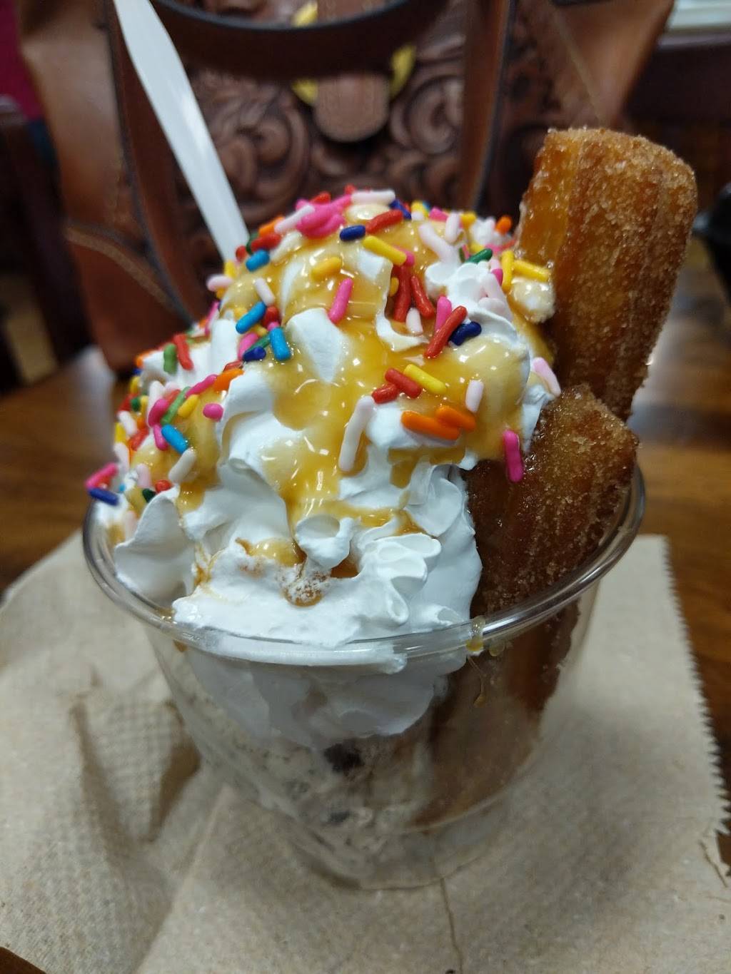 Gators Dockside | restaurant | 601 Cagan Park Ave, Clermont, FL 34714, USA | 3525361174 OR +1 352-536-1174