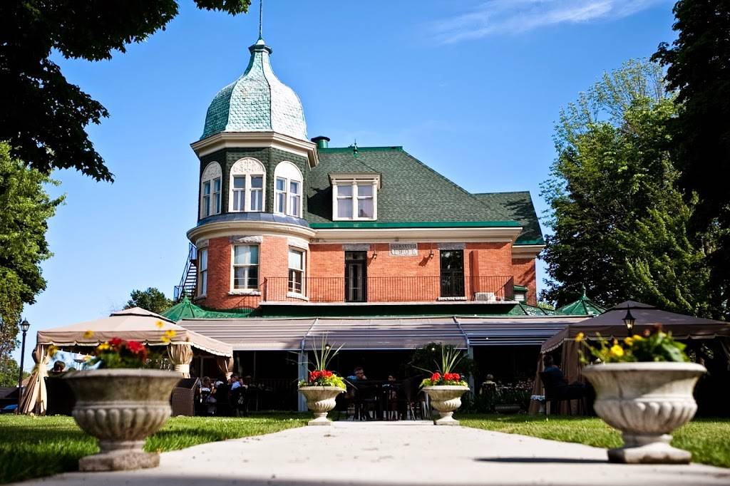 Club Touriste | restaurant | 133 Rue Victoria, Salaberry-de-Valleyfield, QC J6T 1A3, Canada | 4503735290 OR +1 450-373-5290