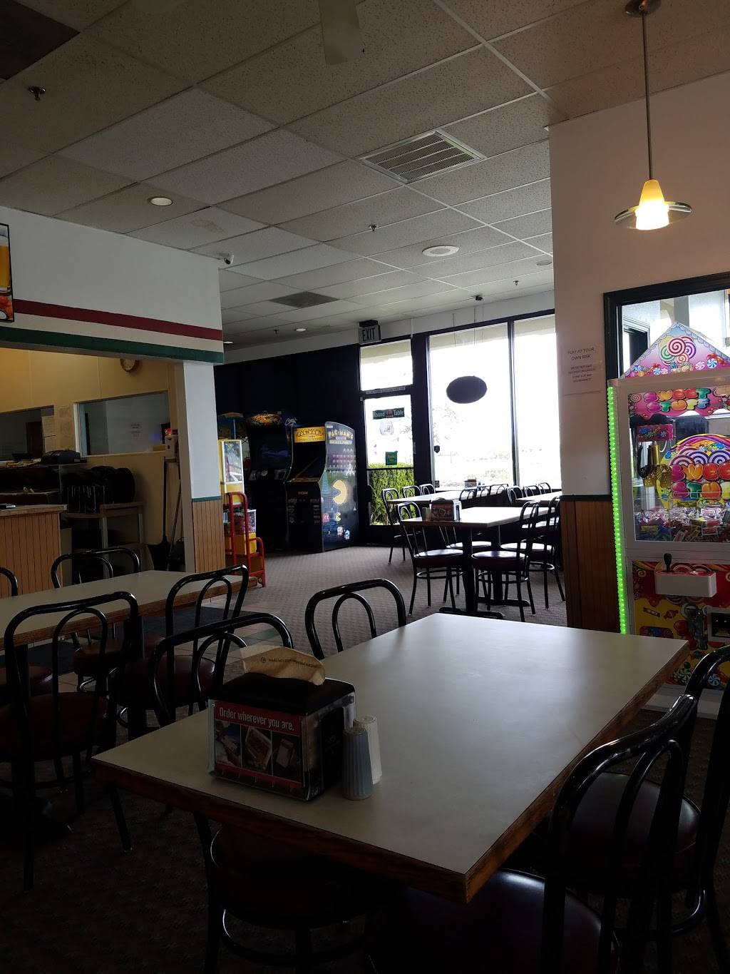 Round Table Pizza | meal delivery | 196 E Grant Ave, Winters, CA 95694, USA | 5307951500 OR +1 530-795-1500