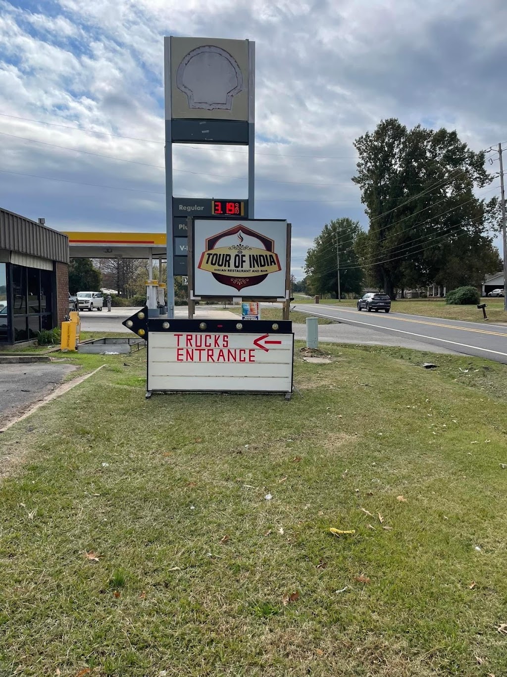 Tour of India - Punjabi Dhaba | restaurant | 1504 N Oak St, Morrilton, AR 72110, USA | 5012154199 OR +1 501-215-4199