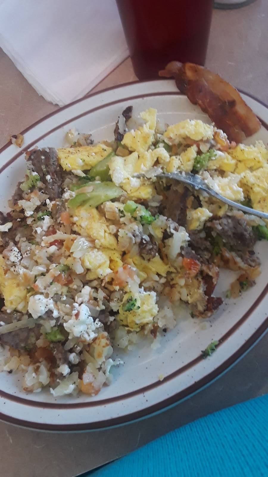 Nicks Place Coney Island | restaurant | 5720 Highland Rd # A, Waterford Twp, MI 48327, USA | 2486741777 OR +1 248-674-1777