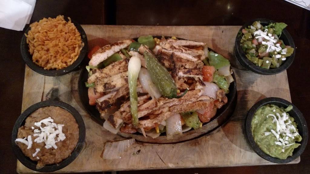 El Pescador | restaurant | 1125 W Covina Pkwy, West Covina, CA 91790, USA | 6263371927 OR +1 626-337-1927