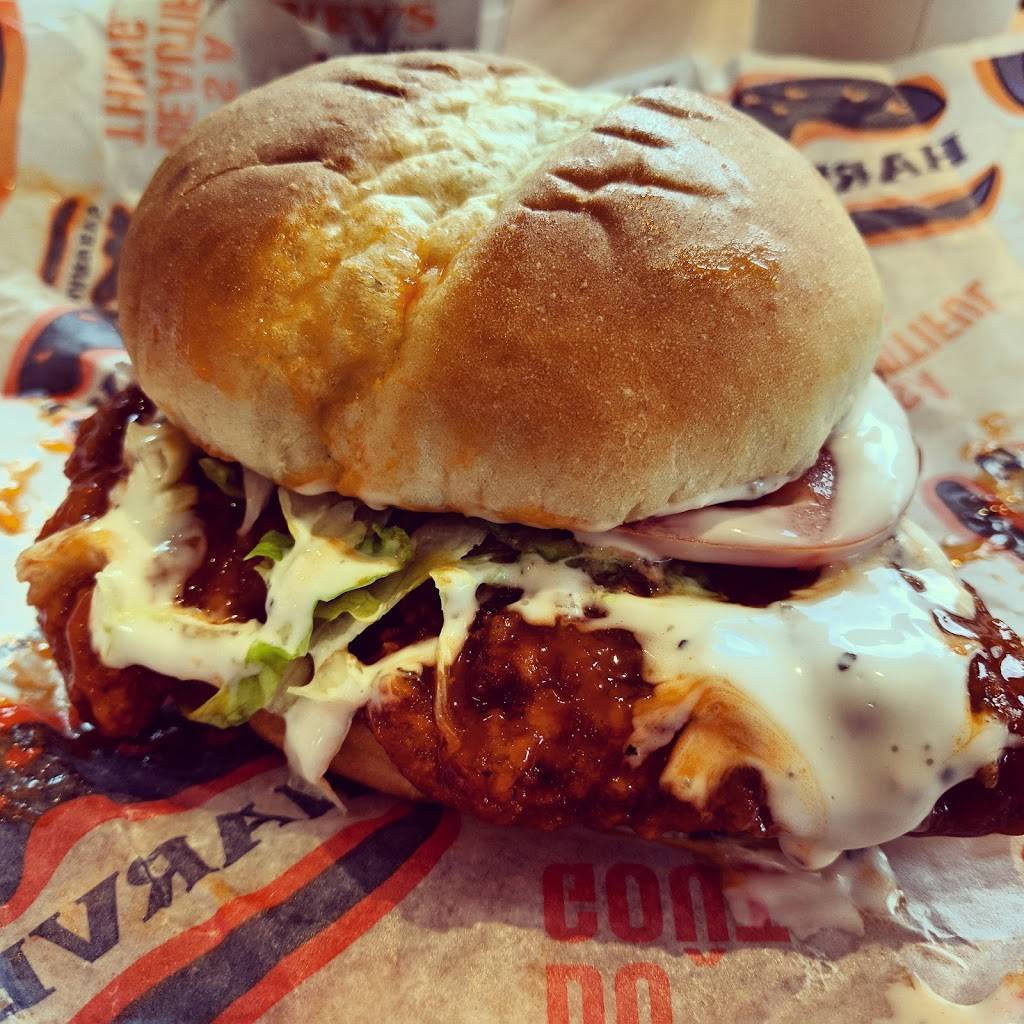 Harveys | restaurant | 1309 King St E, Oshawa, ON L1H 1J3, Canada | 9054329004 OR +1 905-432-9004