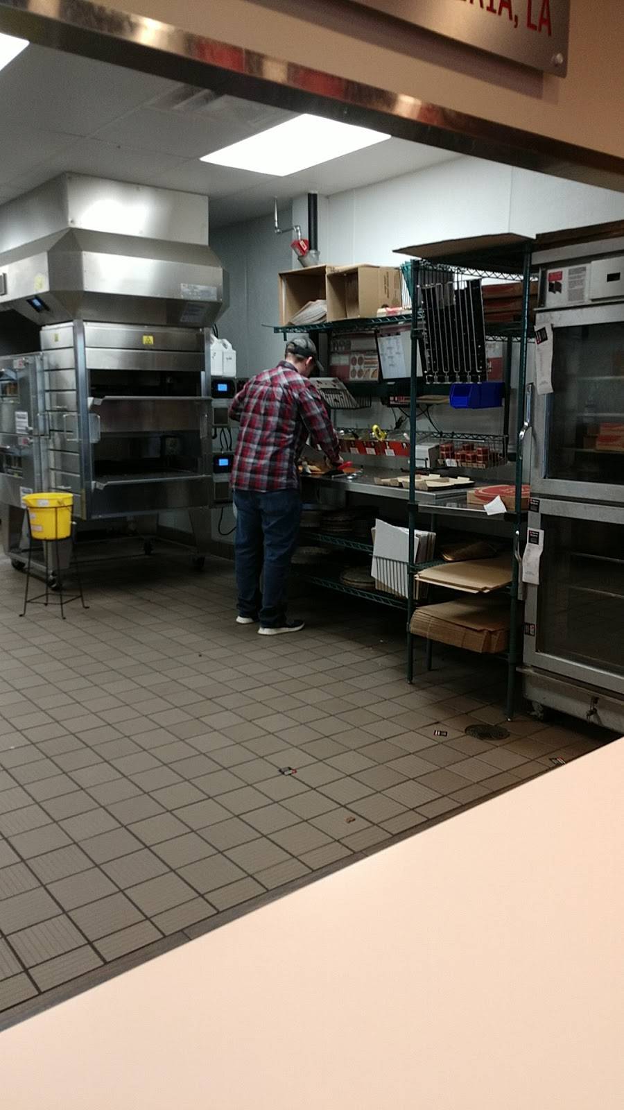 Pizza Hut | meal delivery | 616 S Lewis St Suite B, New Iberia, LA 70560, USA | 3373693757 OR +1 337-369-3757