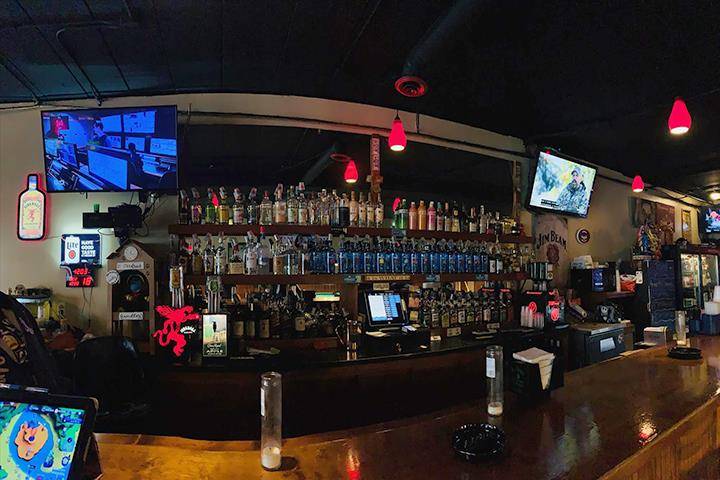 The Dawg House Pub | restaurant | 3790 W 80th Ln, Merrillville, IN 46410, USA | 2197564220 OR +1 219-756-4220