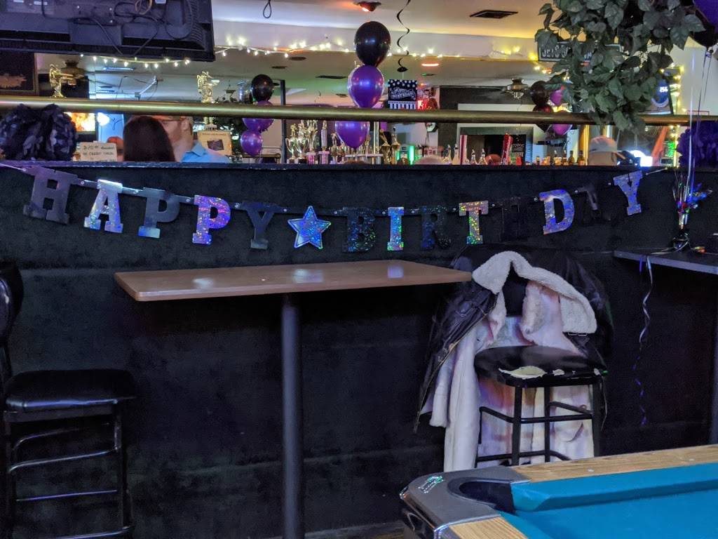 Mr. Luckys Pub | restaurant | 358 Mooney Pond Rd #1402, Farmingville, NY 11738, USA | 6317329076 OR +1 631-732-9076