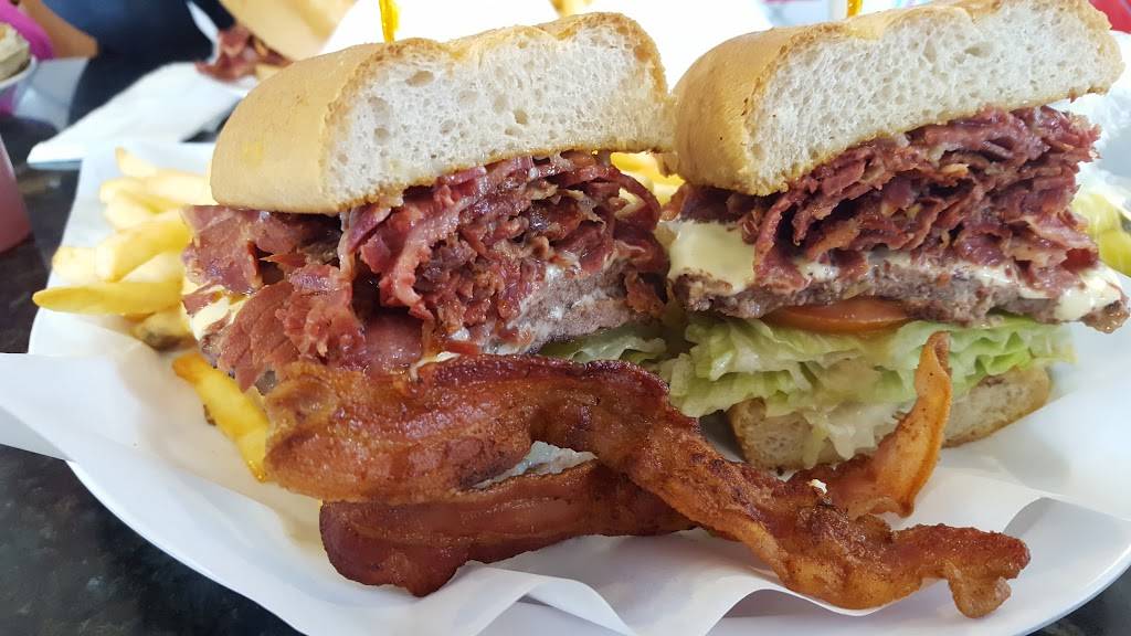 Tommys Drive Thru | restaurant | 230 N San Jacinto St, Hemet, CA 92543, USA | 9516526622 OR +1 951-652-6622