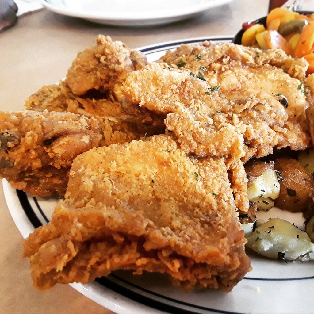 Blue Hen Crossroads | restaurant | 18541 S Main St, Bridgeville, DE 19933, USA | 3029566423 OR +1 302-956-6423