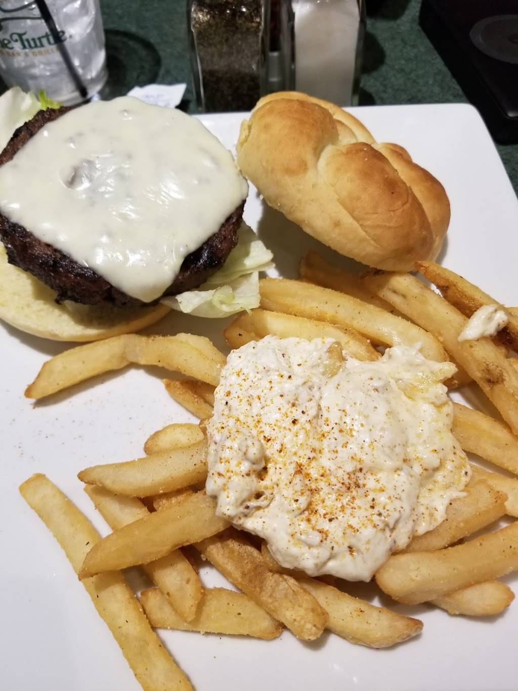 The Greene Turtle Sports Bar & Grille | restaurant | 601 F St NW, Washington, DC 20004, USA | 2026378889 OR +1 202-637-8889