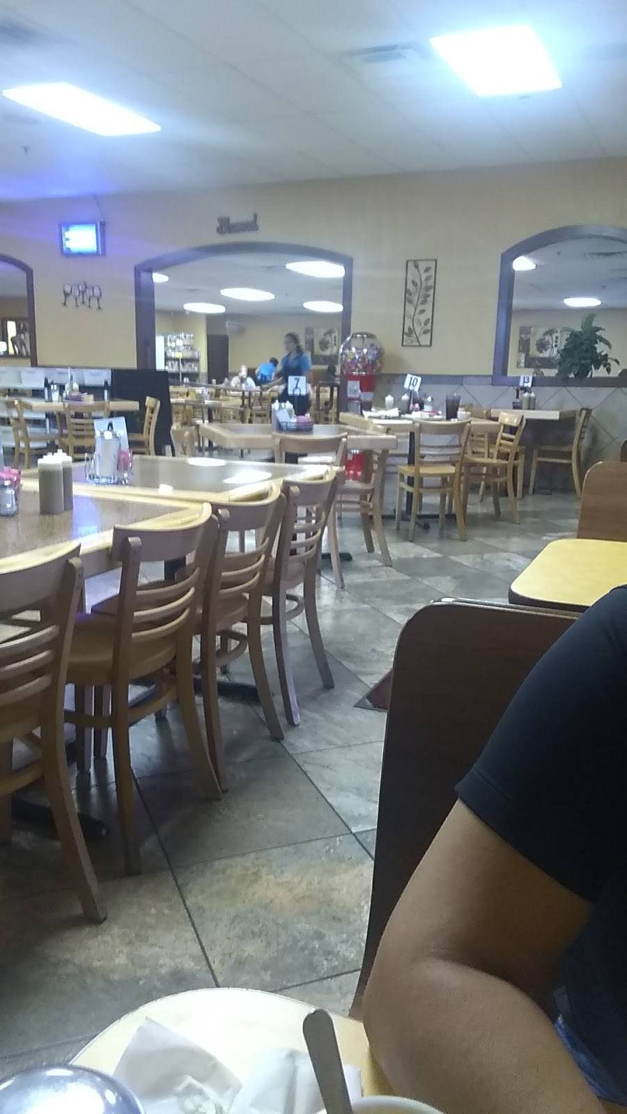 El Burrito Tapatio | restaurant | 3008 West Ave, San Antonio, TX 78201, USA | 2103201985 OR +1 210-320-1985