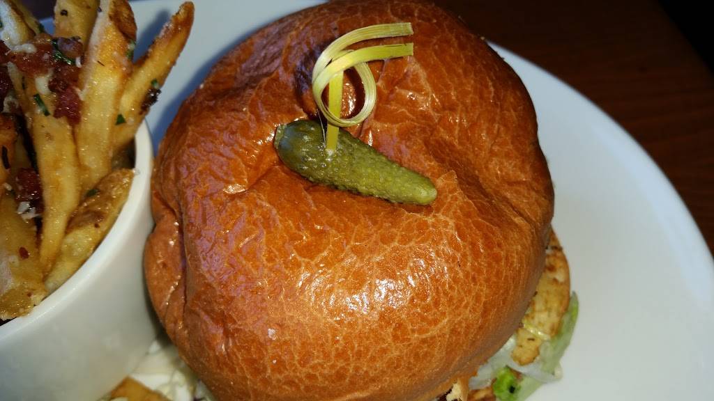 Horatios | restaurant | 60 Monarch Bay, San Leandro, CA 94577, USA | 5103515556 OR +1 510-351-5556