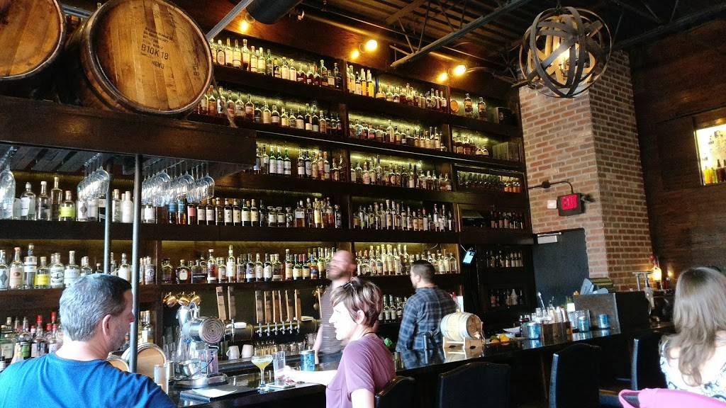 Burgers And Bottles | restaurant | 1278 Lone Oak Rd, Eagan, MN 55121, USA | 6513407175 OR +1 651-340-7175