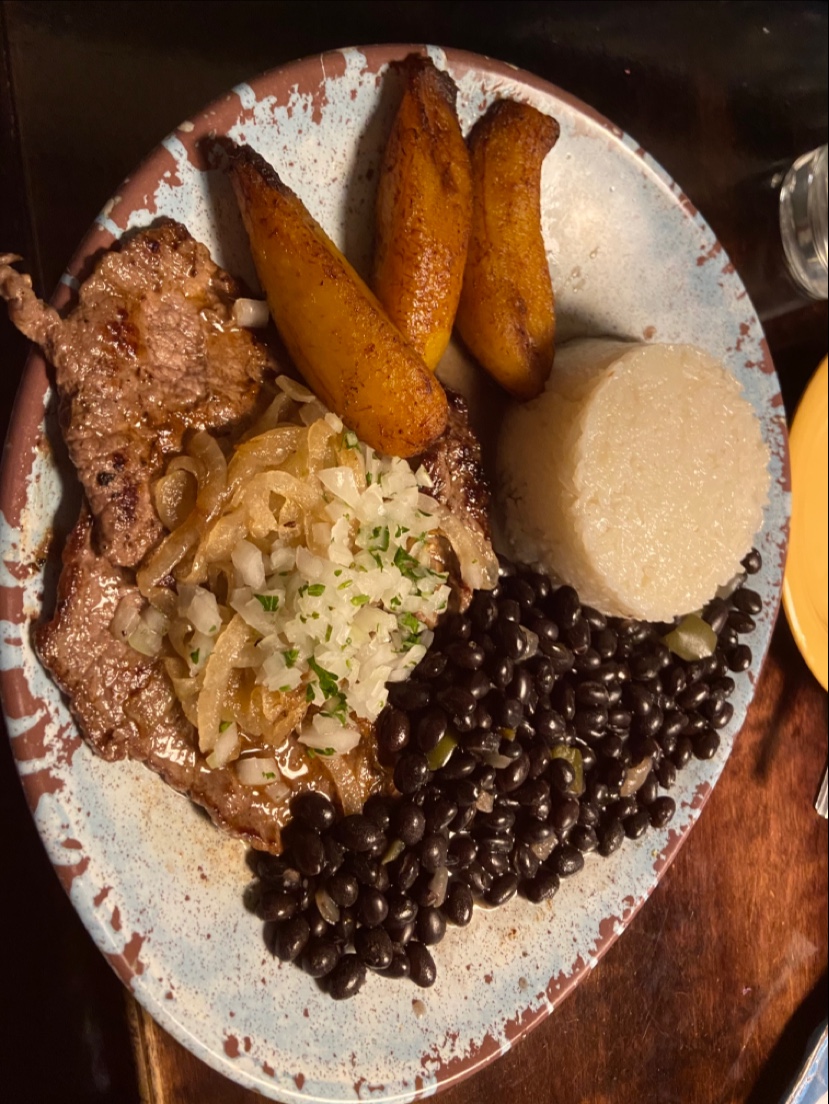 Cafecito | meal takeaway | 7 N Wells St, Chicago, IL 60606, USA | 3122634750 OR +1 312-263-4750