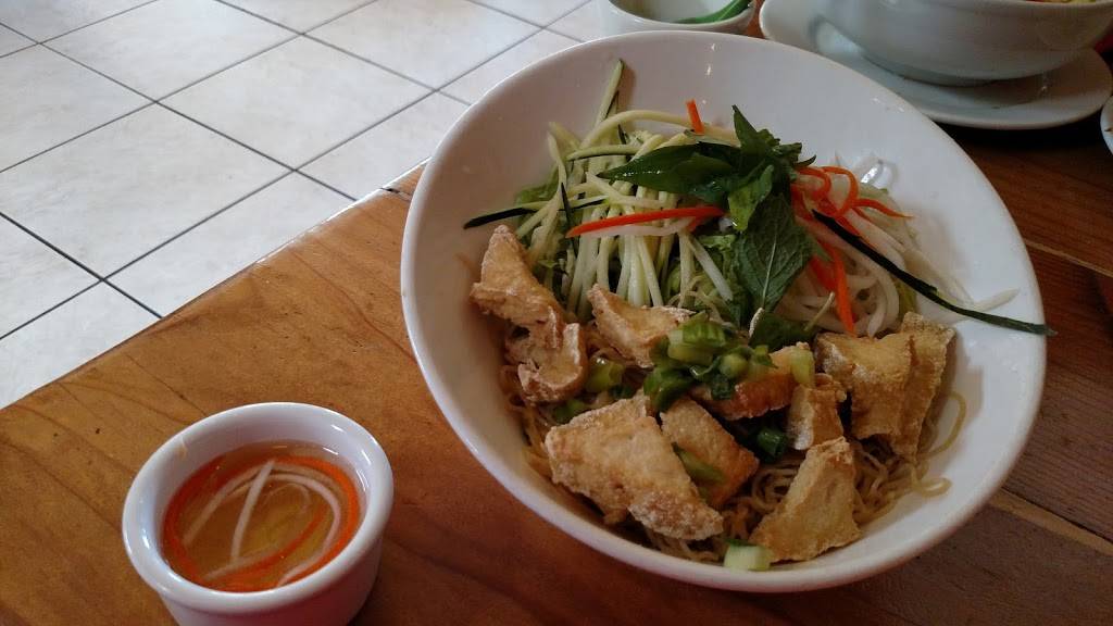 Nông Thôn Restaurant | restaurant | 10086 San Pablo Ave, El Cerrito, CA 94530, USA | 5106478038 OR +1 510-647-8038