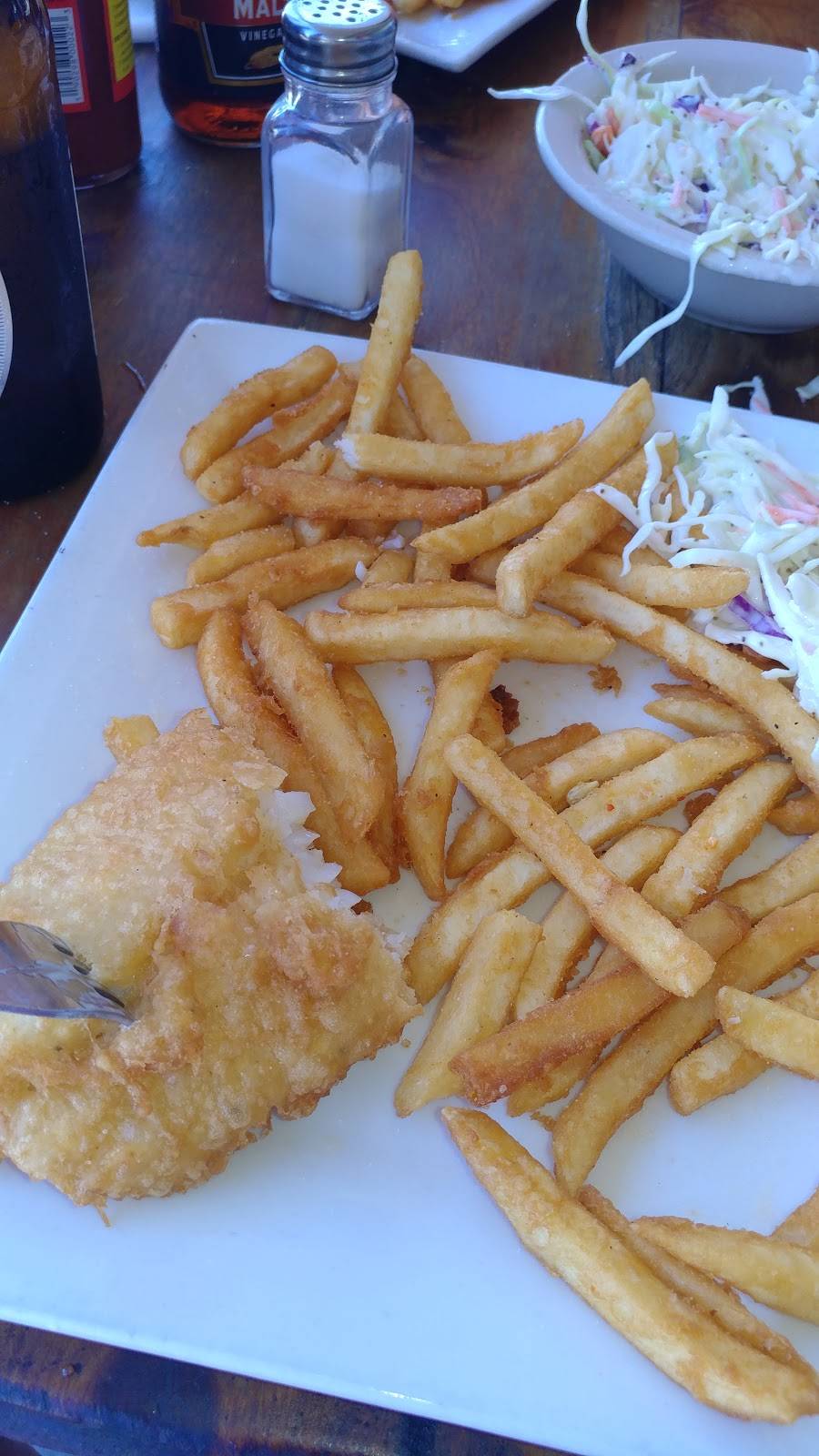 Two Dudes Seafood Restaurant | restaurant | 22 Seminole Rd, Atlantic Beach, FL 32233, USA | 9042462000 OR +1 904-246-2000