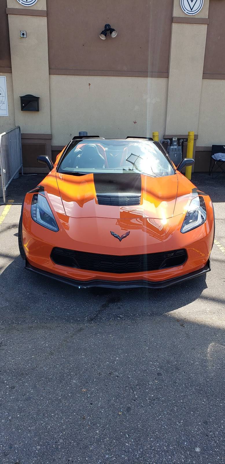 Views Bar & Grill | restaurant | 24200 Grand River Ave, Detroit, MI 48219, USA | 3136939401 OR +1 313-693-9401