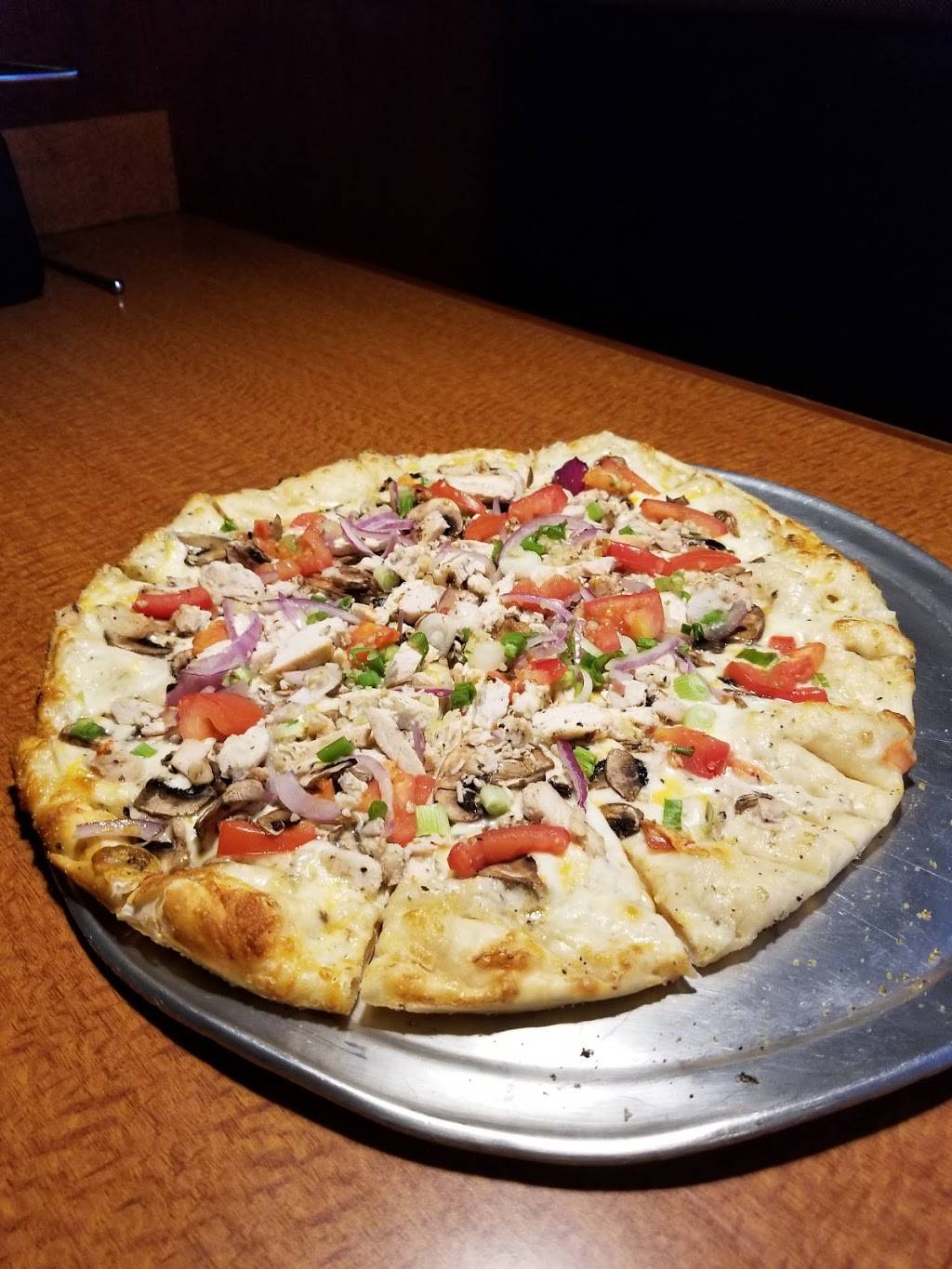 Me n eds Pizzeria | restaurant | 5105 W Goshen Ave, Visalia, CA 93291, USA | 5597131520 OR +1 559-713-1520