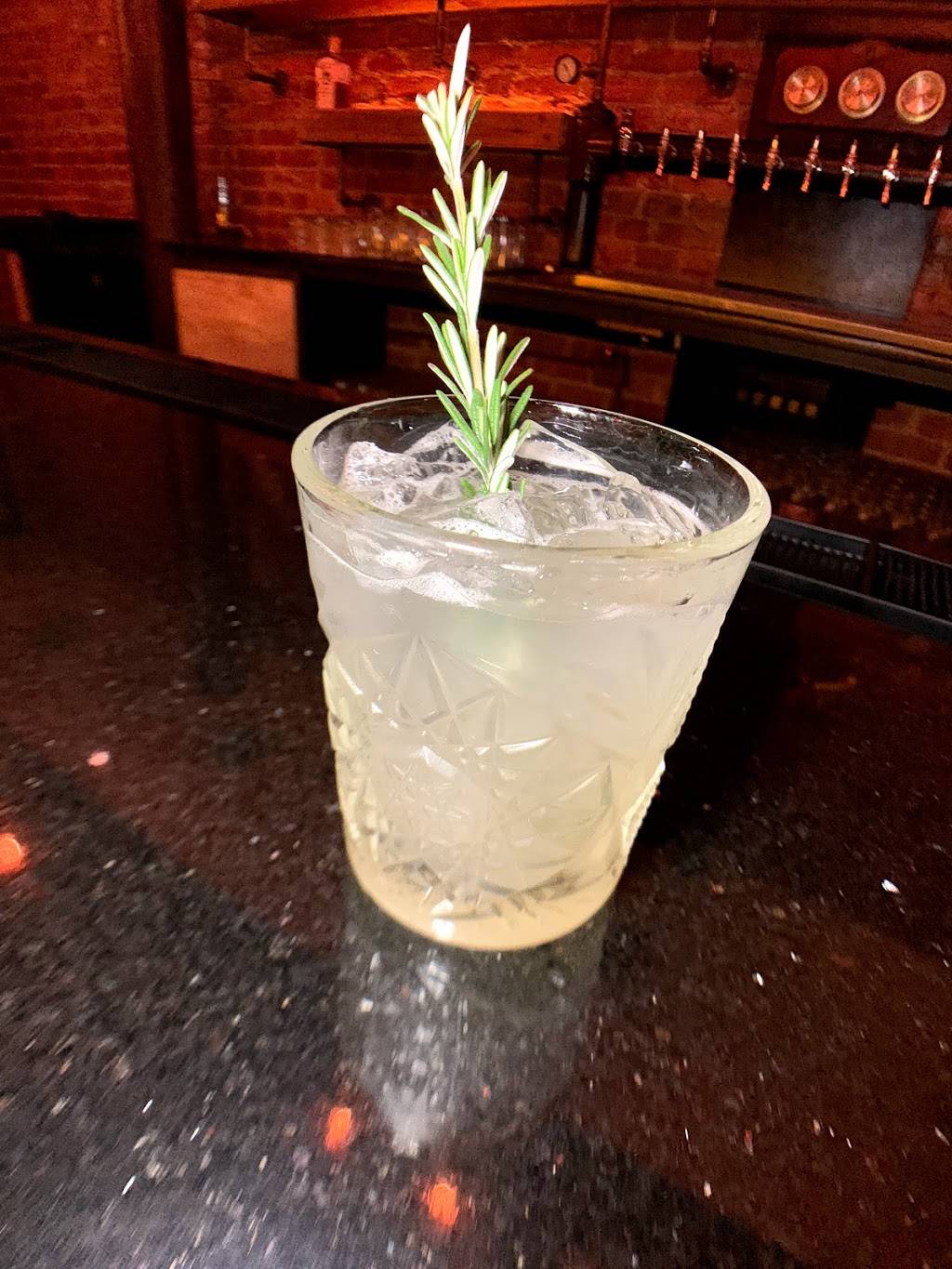 THE HUNTRESS whiskey n’ wings | restaurant | 2403 41st Ave, Long Island City, NY 11101, USA | 7186852922 OR +1 718-685-2922