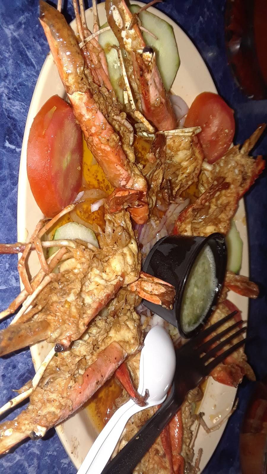 Las Islas Marias | restaurant | 502 S D St, Perris, CA 92570, USA | 9516572636 OR +1 951-657-2636