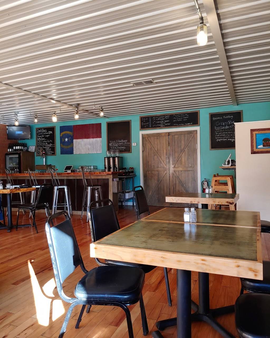 Village Diner | restaurant | 600 W King St, Hillsborough, NC 27278, USA | 9192458915 OR +1 919-245-8915