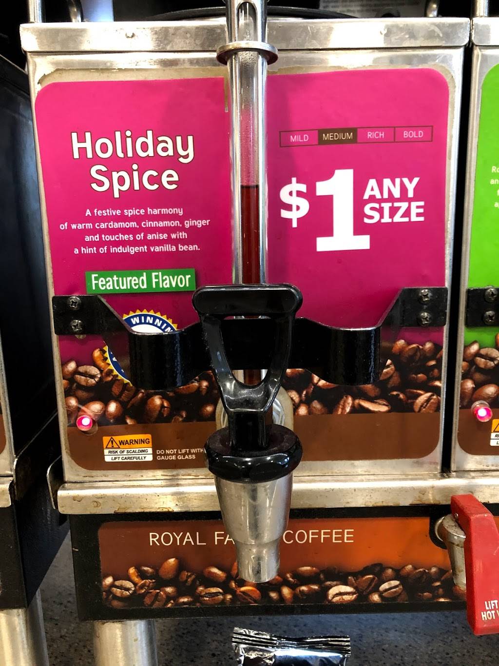 Royal Farms | meal takeaway | 8268 Lark Brown Rd, Elkridge, MD 21075, USA | 4107990251 OR +1 410-799-0251