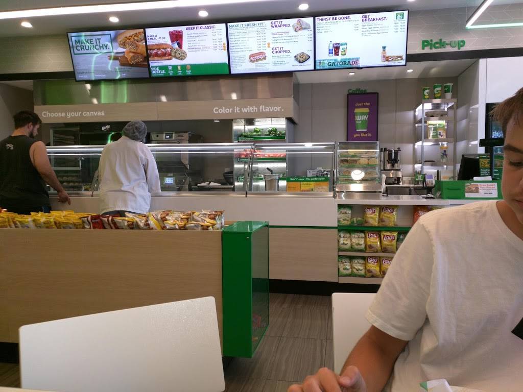 Subway | restaurant | 2127 US-79 suite 300, Henderson, TX 75652, USA | 4306254277 OR +1 430-625-4277
